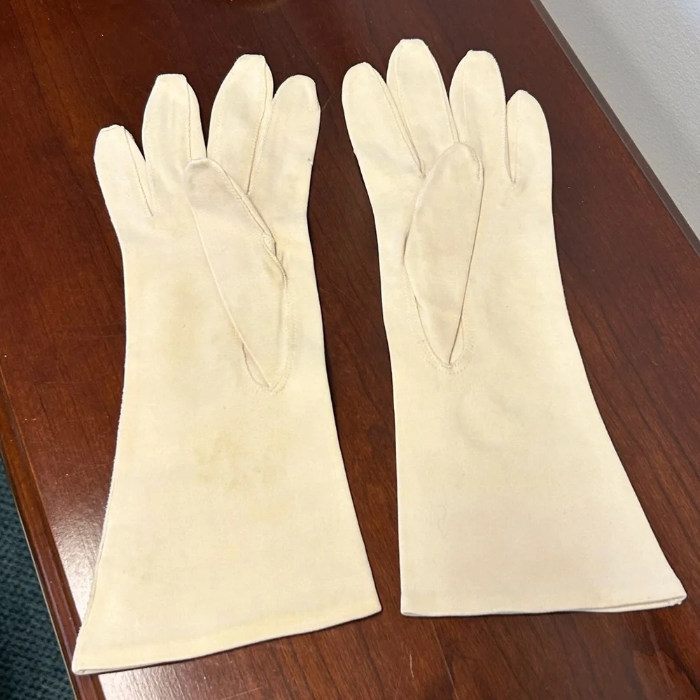 Vintage Off-White Gloves with Glass Beaded Design